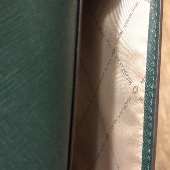 Michael Kors Forest Green Crossbody bag with detachable wristlet inside. - Picture 4 of 10